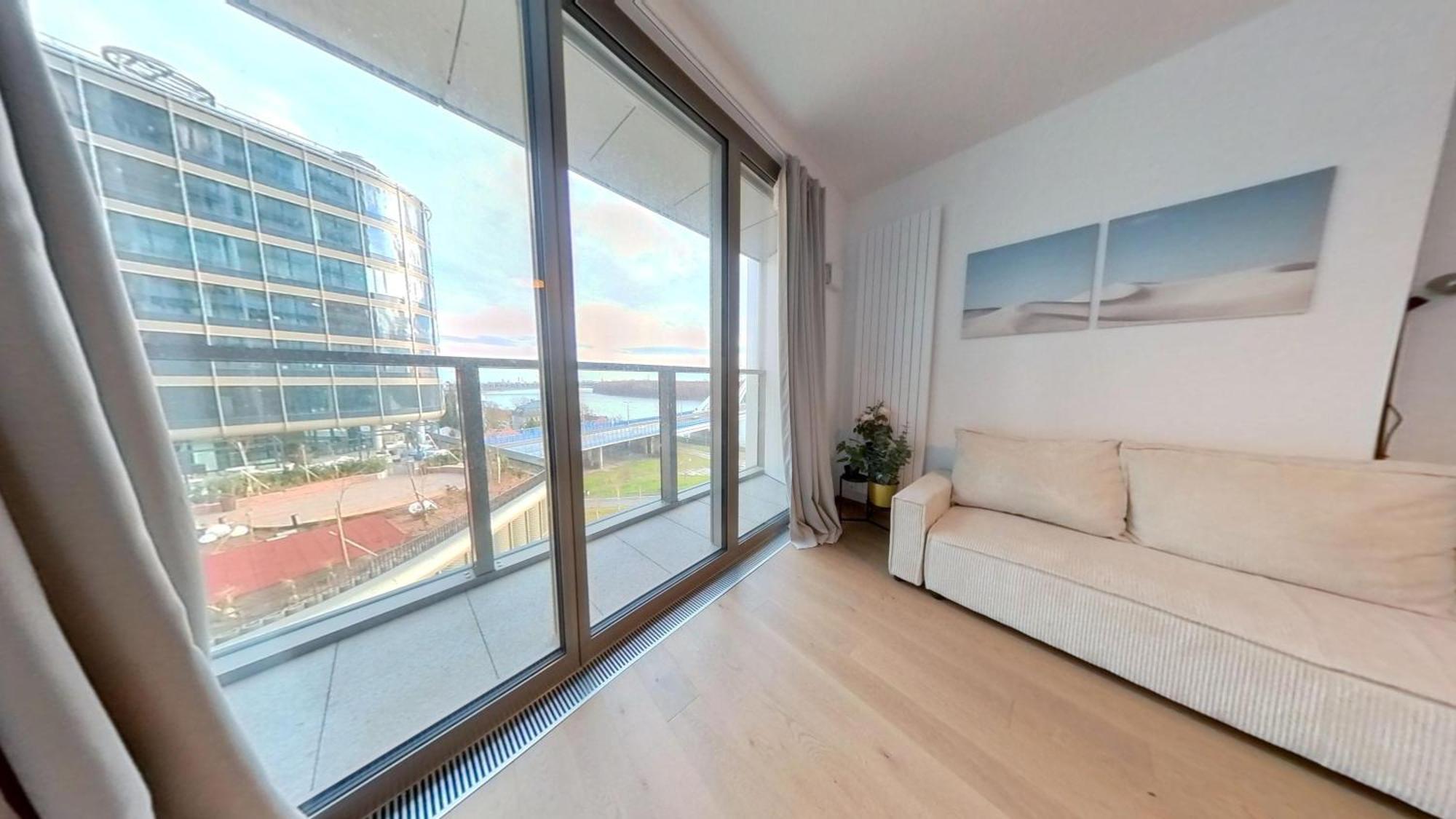 Apartamento The First Skyscraper In Slovakia Bratislava Exterior foto